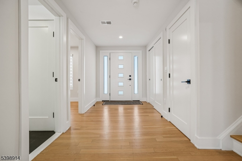 30 Hemlock Terrace Springfield, NJ 07081 - Photo 2 of 22