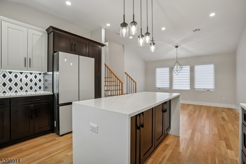 30 Hemlock Terrace Springfield, NJ 07081 - Photo 7 of 22