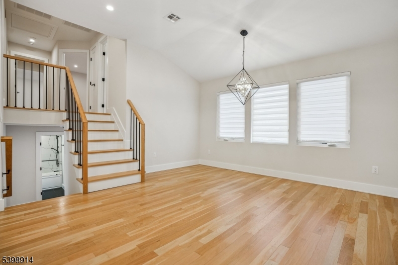 30 Hemlock Terrace Springfield, NJ 07081 - Photo 9 of 22