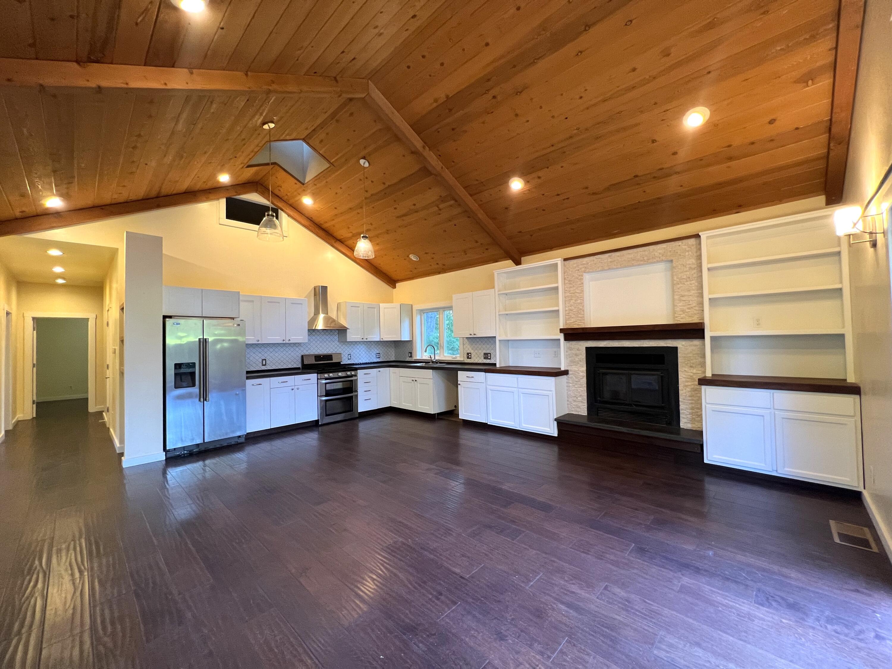355 Ridge Road Shelter Cove, CA 95589 - Photo 10 of 37 Open LR kit hall