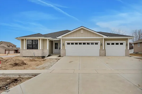 $468,500 | 1947 Flagstone Avenue, Bourbonnais, IL 60914