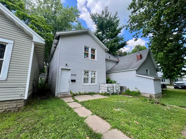 $110,000 | 2502 Pine Avenue, Mattoon, IL 61938