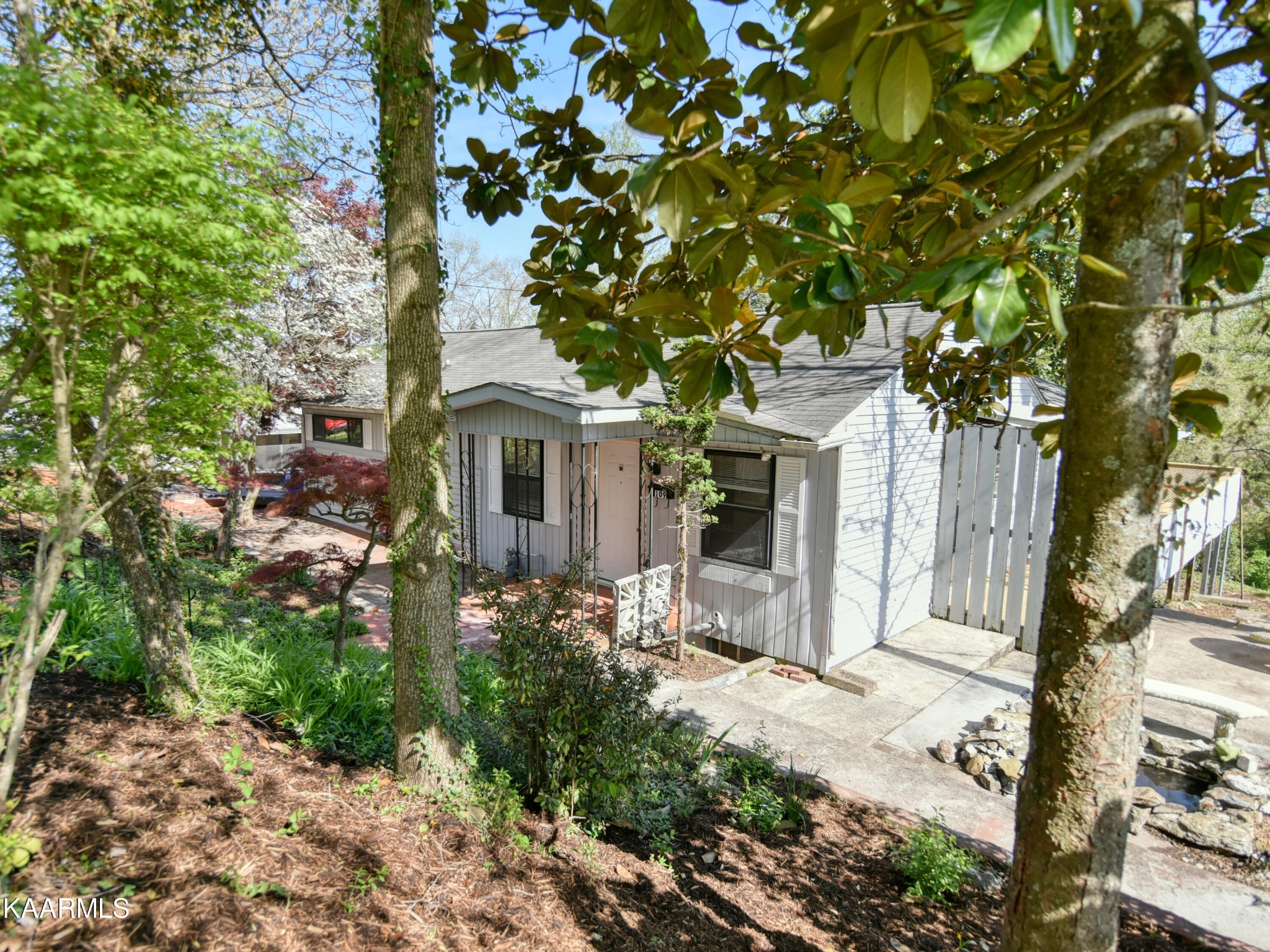 109 Albany Road Oak Ridge, TN 37830 - Photo 2 of 36