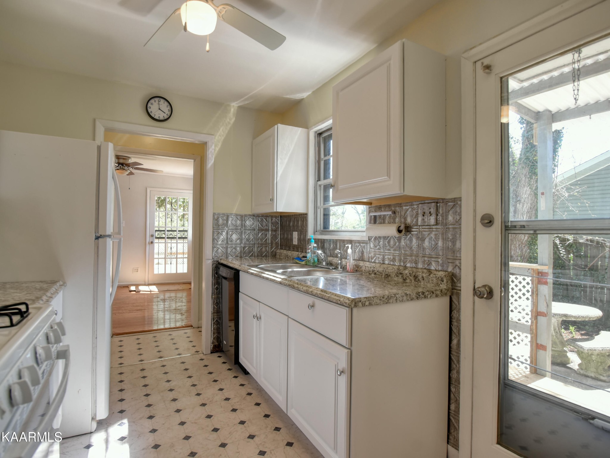 109 Albany Road Oak Ridge, TN 37830 - Photo 10 of 36