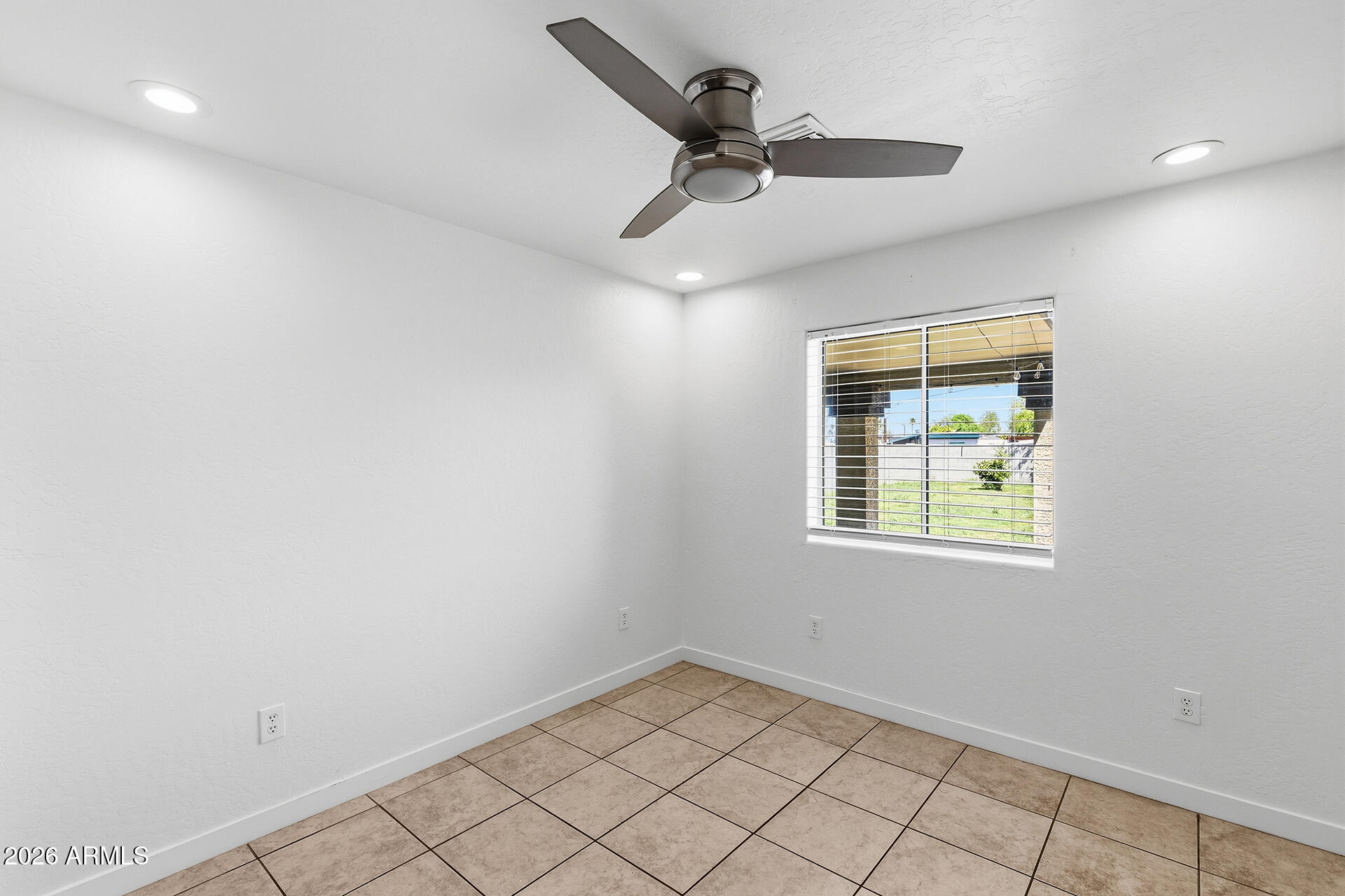 6314 West Lamar Road Glendale, AZ 85301 - Photo 18 of 29 Bed 3 + New Paint