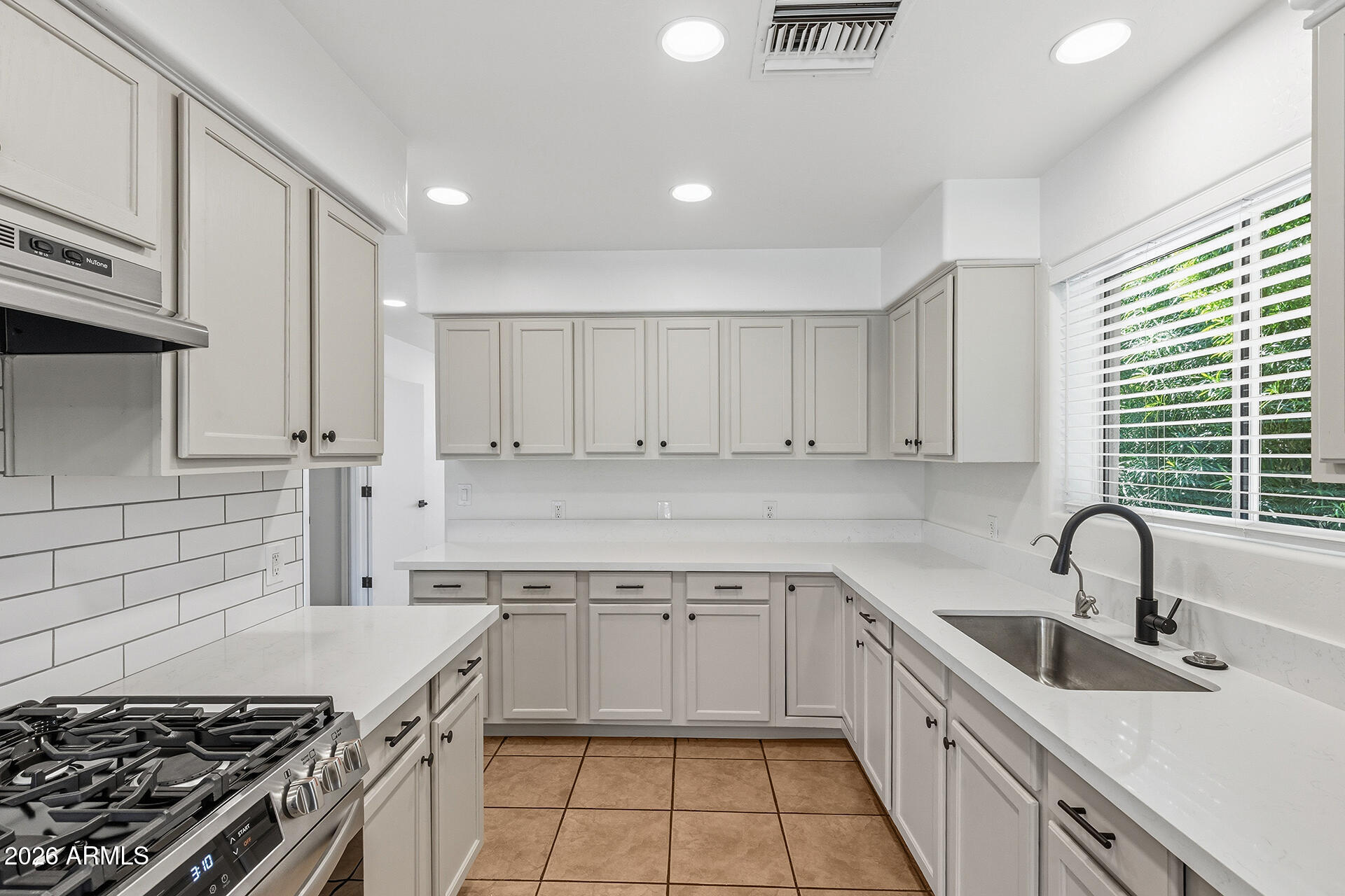 6314 West Lamar Road Glendale, AZ 85301 - Photo 2 of 29 Updated Kitchen!