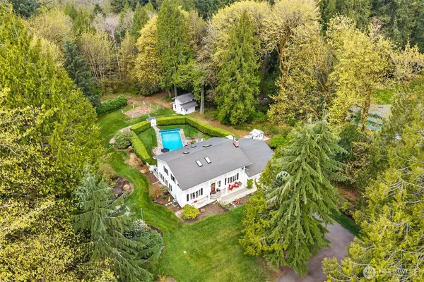 view of a house with a yard