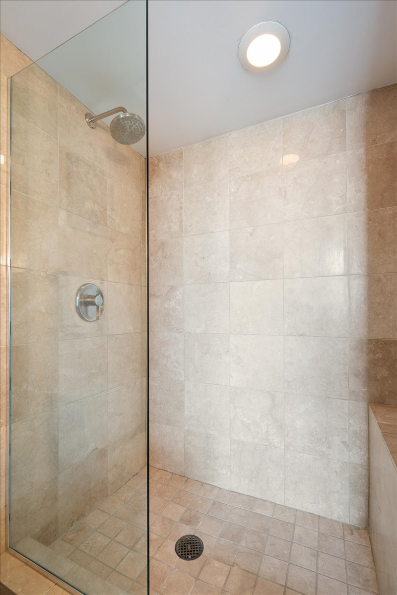 915 Franklin Street, Unit 9G Houston, TX 77002 - Photo 12 of 33