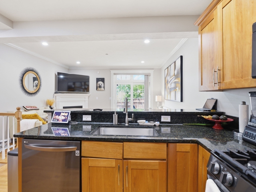 894 Main Street, Unit 8 Wakefield, MA 01880 - Photo 12 of 39