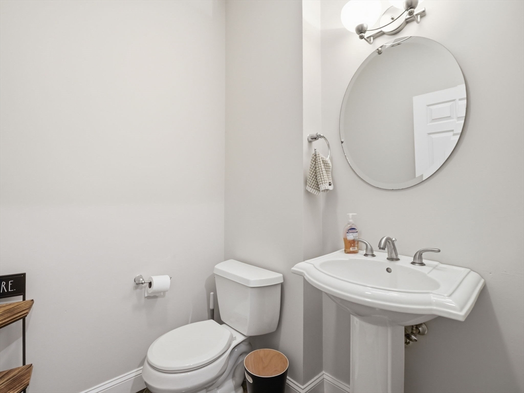 894 Main Street, Unit 8 Wakefield, MA 01880 - Photo 27 of 39