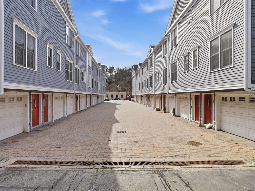 894 Main Street, Unit 8 Wakefield, MA 01880 - Photo 32 of 39