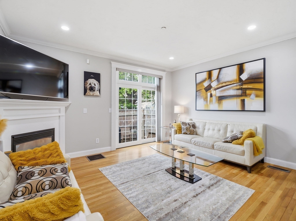 894 Main Street, Unit 8 Wakefield, MA 01880 - Photo 5 of 39