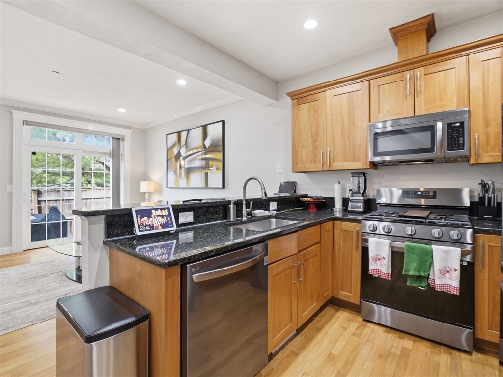 894 Main Street, Unit 8 Wakefield, MA 01880 - Photo 10 of 39