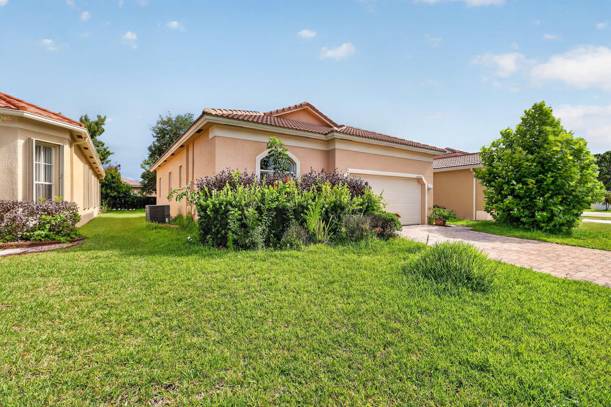 6305 Spring Lake Terrace Fort Pierce, FL 34951 - Photo 2 of 32 2-web-or-mls-7R7A2091