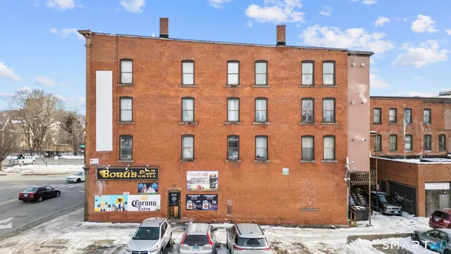 $2,750,000 | 343 West Main Street, Waterbury, CT 06702