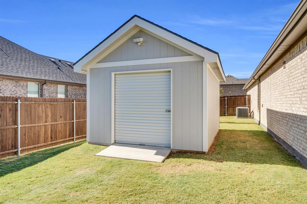 5642 Ranger Drive Midlothian, TX 76065 - Photo 31 of 40 a view of outdoor space and yard