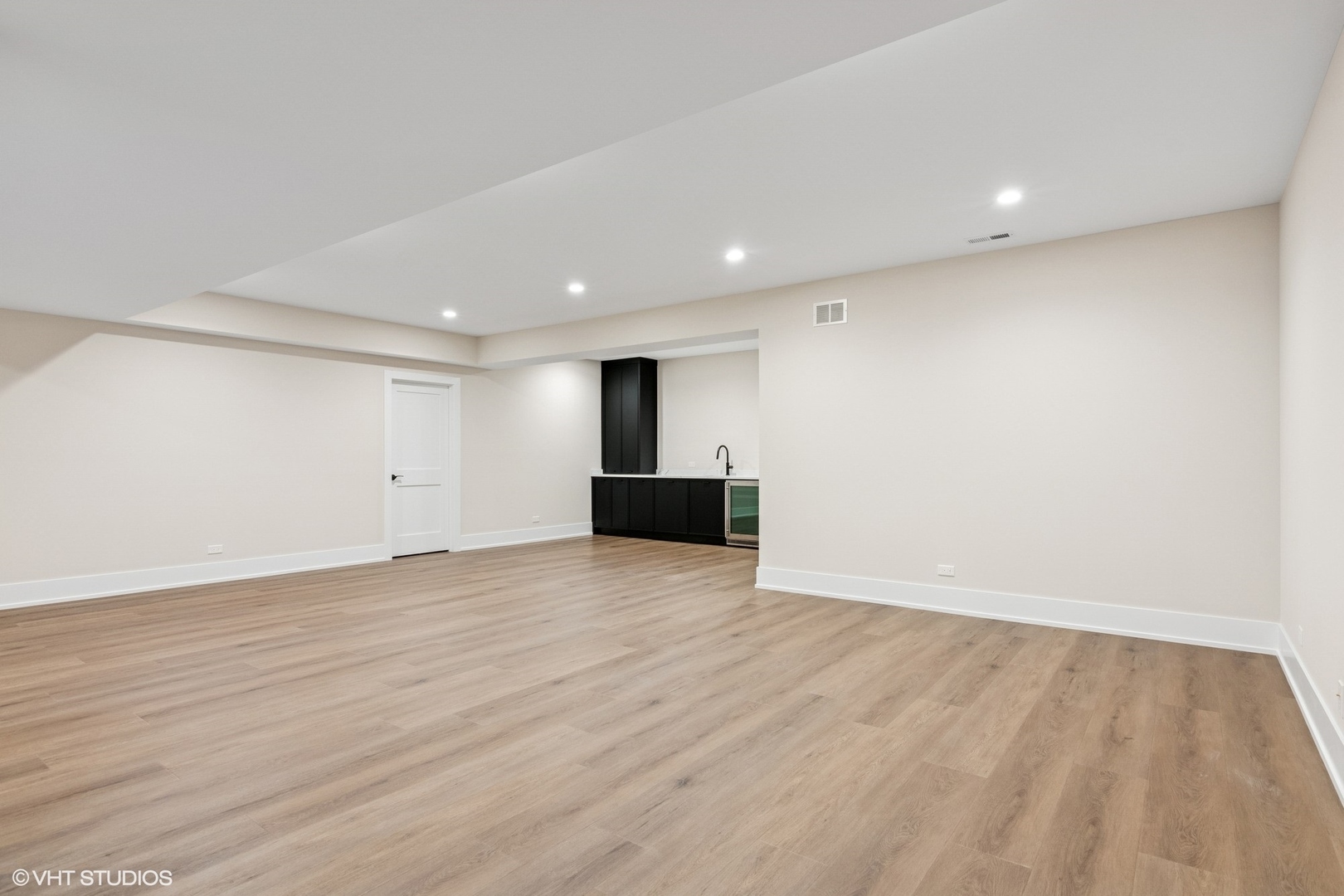 613 Chatham Avenue Elmhurst, IL 60126 - Photo 33 of 37 a view of empty room with wooden floor