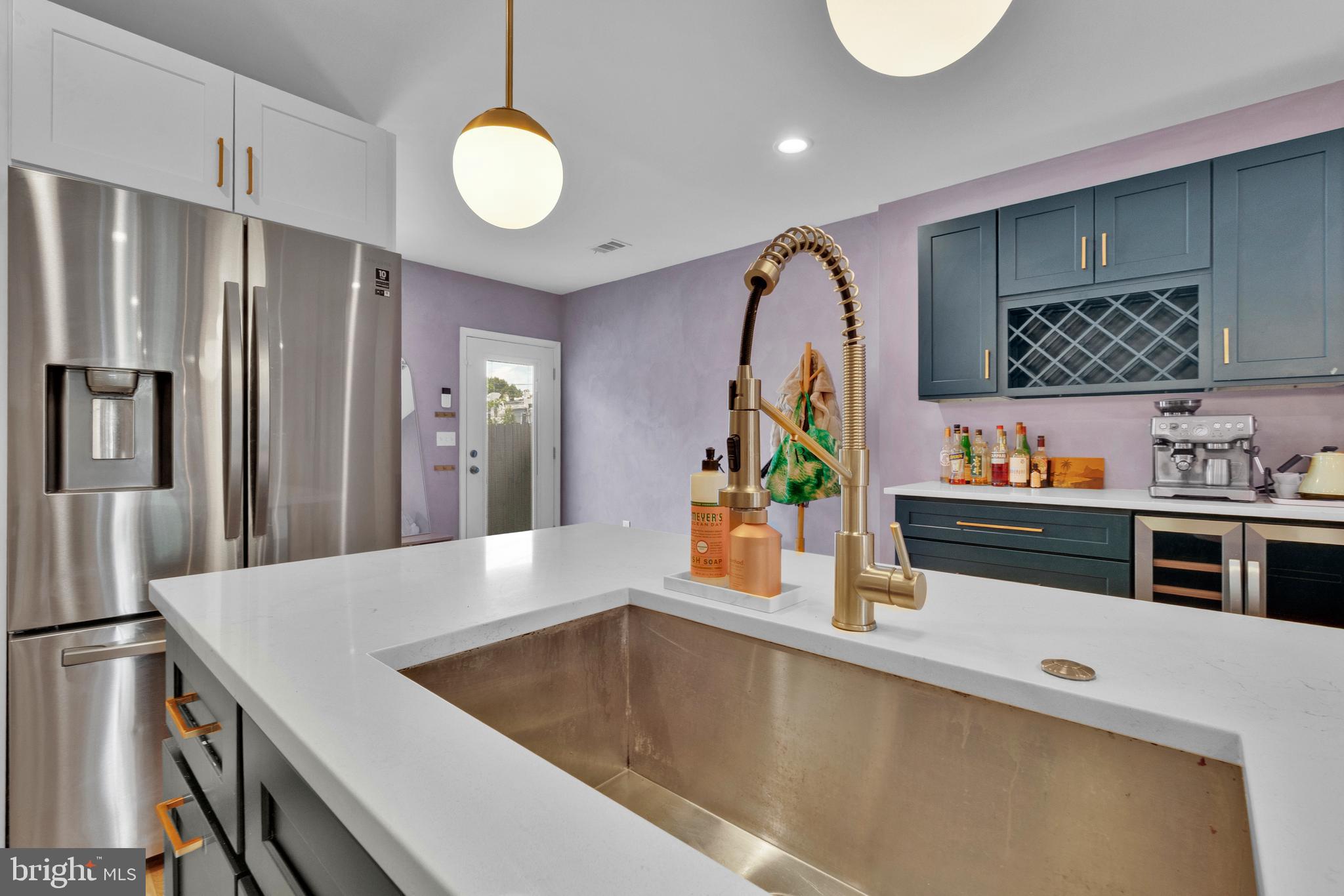 624 West 33rd Street Baltimore, MD 21211 - Photo 18 of 36 Kitchen with Island Sink