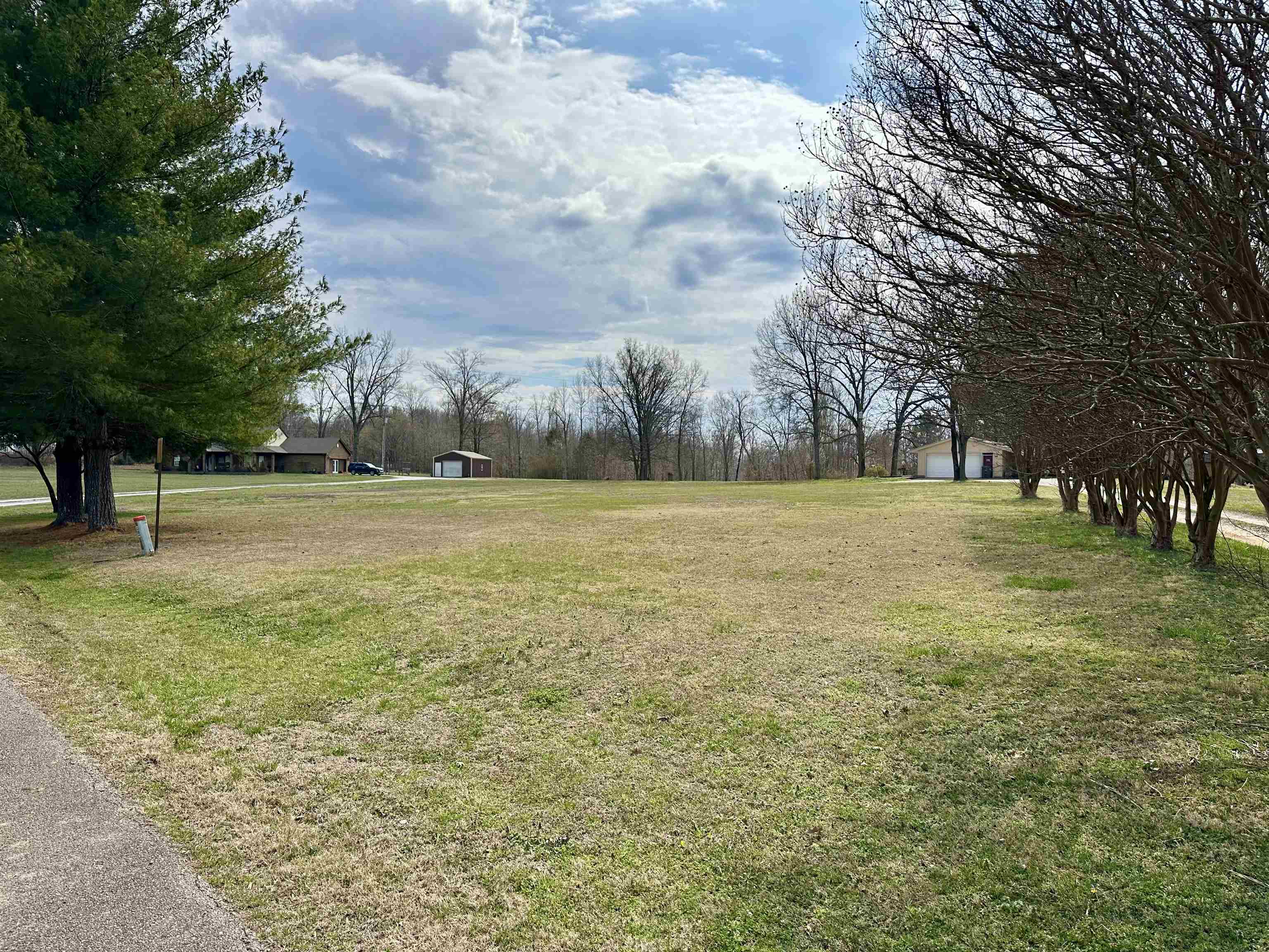 1240 Joann Road Somerville, TN 38068 - Photo 6 of 12 View of grassy yard with a detached garage