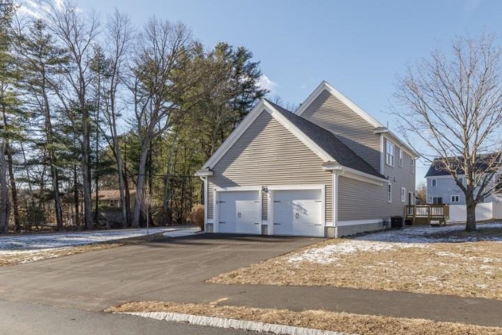 79 Caldwell Road Nashua, NH 03060 - Photo 3 of 27 Gallery Image 3