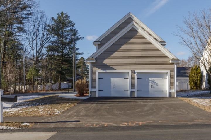 79 Caldwell Road Nashua, NH 03060 - Photo 4 of 27 Gallery Image 4