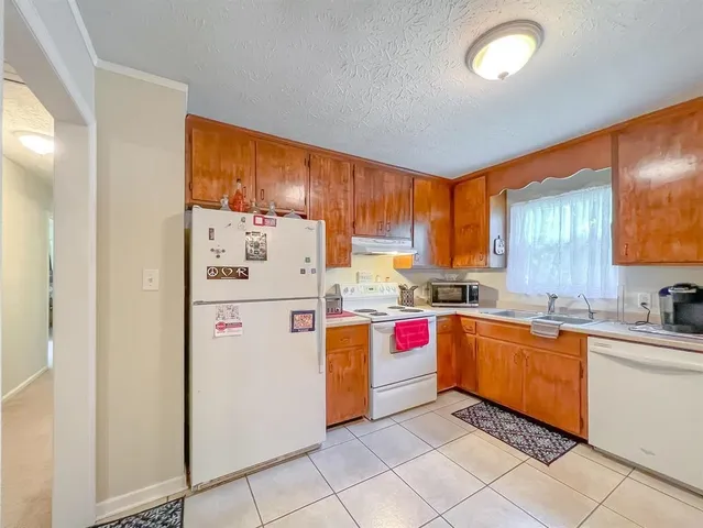 $1,800 | 1924 Harriet Drive, Tallahassee, FL 32303