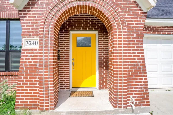$4,600 | 3240 Sandage Avenue, Fort Worth, TX 76109
