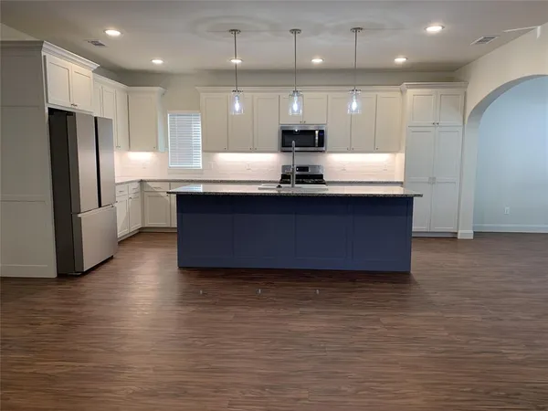 $4,600 | 3240 Sandage Avenue, Fort Worth, TX 76109