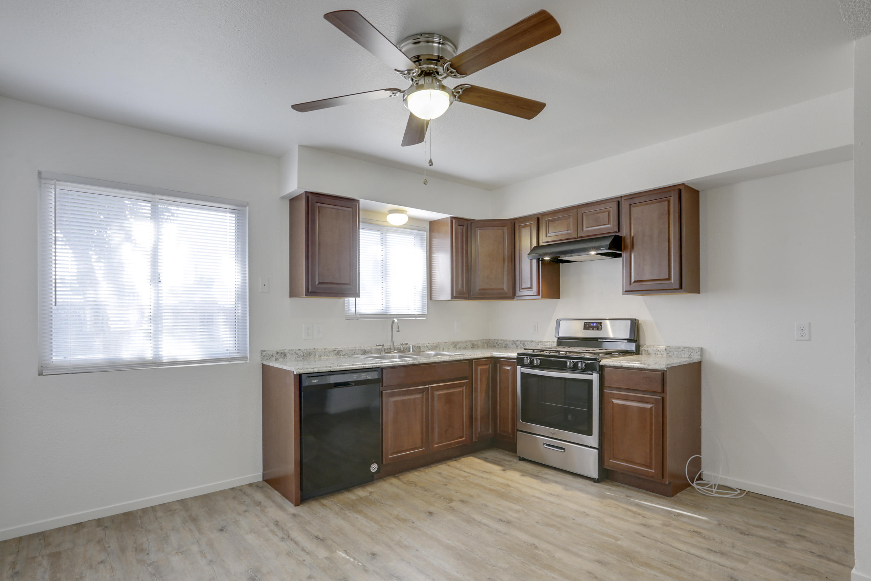608 Davis Street Exeter, CA 93221 - Photo 6 of 23 2h1a6744-2h1a6746