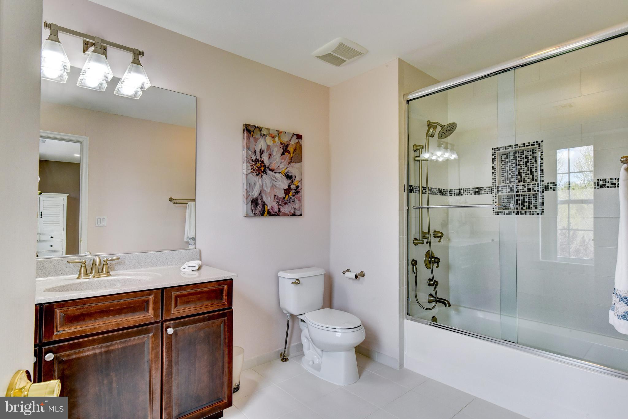 12 Sapphire Road Robbinsville, NJ 08691 - Photo 55 of 93 En-Suite Bathroom