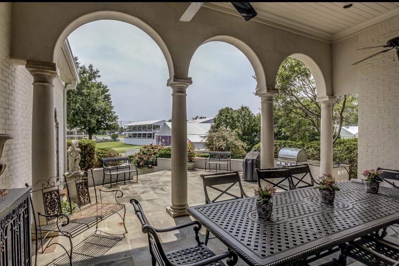 8575 The Island Memphis, TN 38125 - Photo 4 of 40 a view of livingroom with furniture
