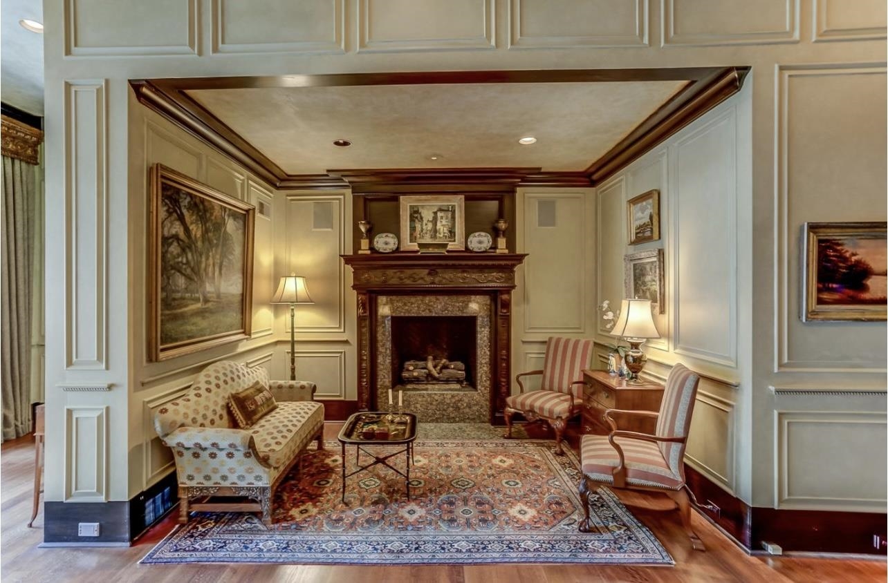 8575 The Island Memphis, TN 38125 - Photo 10 of 40 a living room with furniture and a fireplace