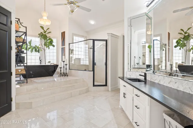 $1,399,000 | 504 W Bayou, Lafayette, LA 70503