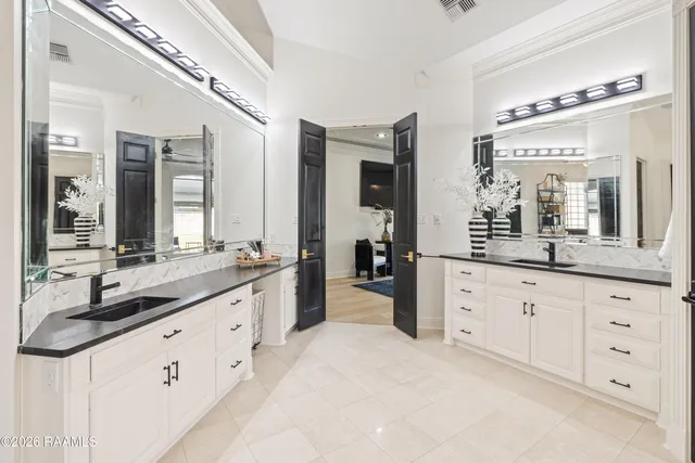 $1,399,000 | 504 W Bayou, Lafayette, LA 70503