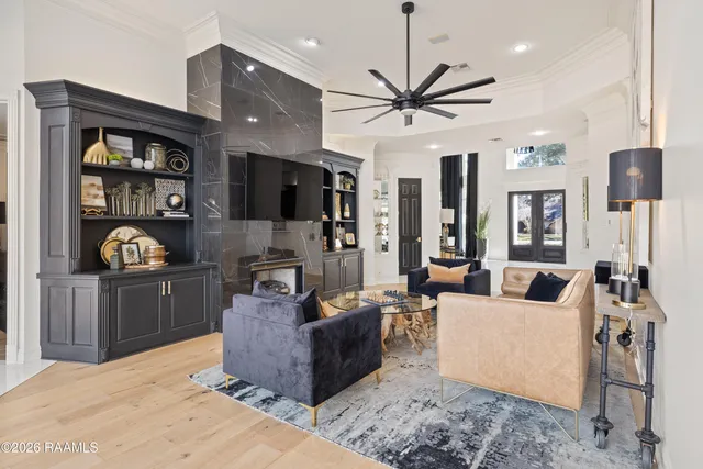 $1,399,000 | 504 W Bayou, Lafayette, LA 70503