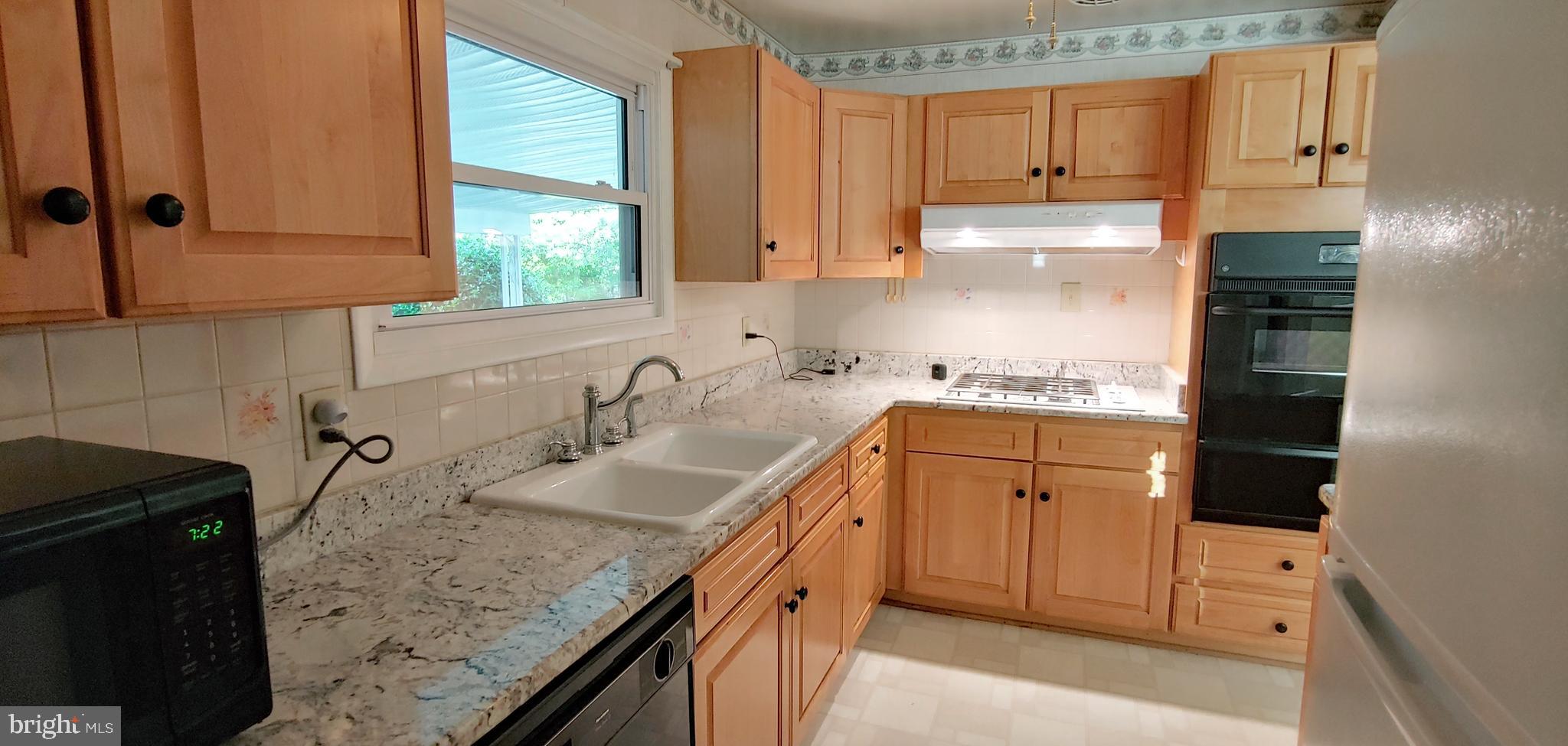 537 Rita Drive Odenton, MD 21113 - Photo 5 of 54 nice kitchen with double oven