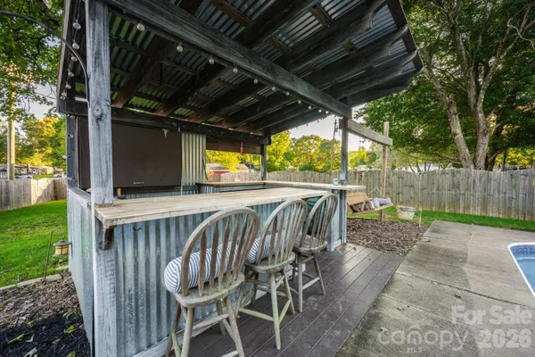 a view of outdoor space yard and patio