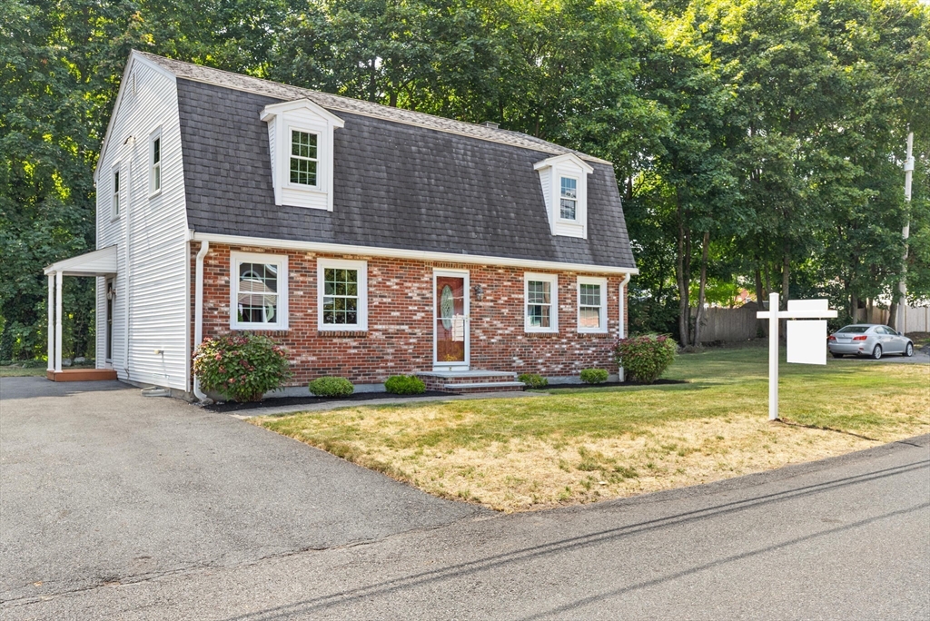 19 Brookfield Road Norwood, MA 02062 - Photo 3 of 33 Gallery Image 3