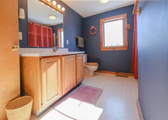 $575,000 | 306 Yale Road, Mount Holly, VT 05730