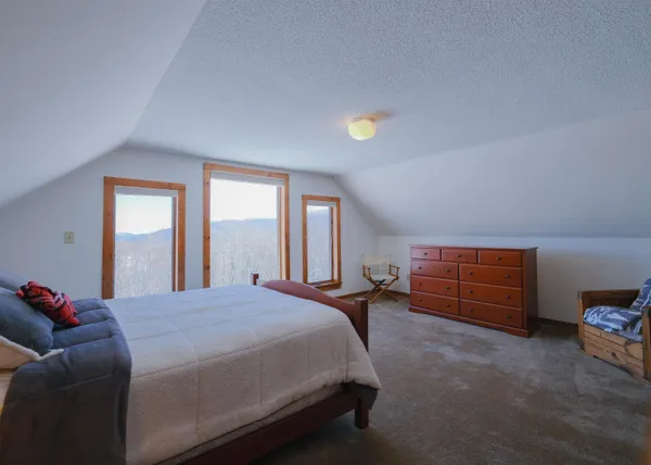$575,000 | 306 Yale Road, Mount Holly, VT 05730