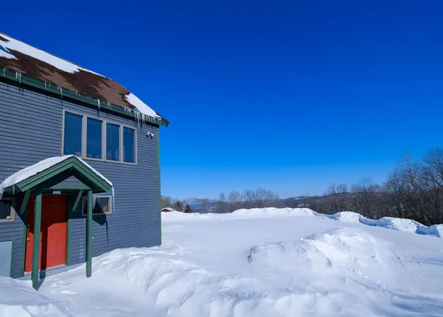 $575,000 | 306 Yale Road, Mount Holly, VT 05730