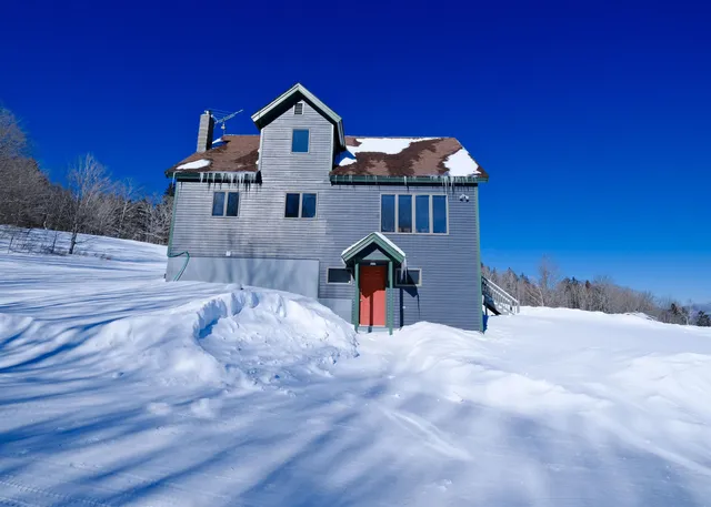 $575,000 | 306 Yale Road, Mount Holly, VT 05730