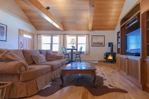 $575,000 | 306 Yale Road, Mount Holly, VT 05730