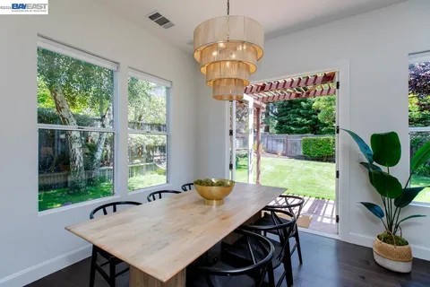 $2,095,000 | 367 Creedon Circle, Alameda, CA 94502