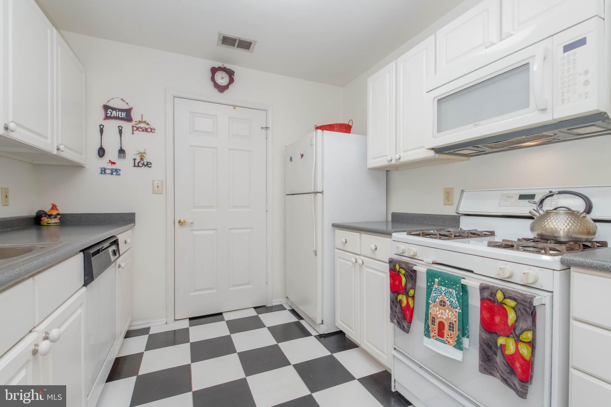 302 Canterbury Road, Unit 302E Bel Air, MD 21014 - Photo 7 of 40 We're Cooking with Gas!
