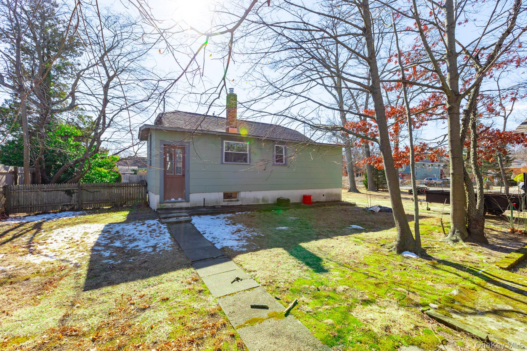 160 Austin Street Lindenhurst, NY 11757 - Photo 19 of 20