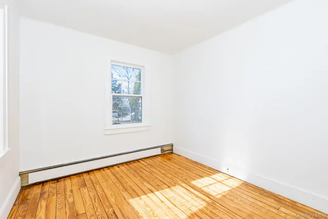 $3,400 | 160 Austin Street, Lindenhurst, NY 11757