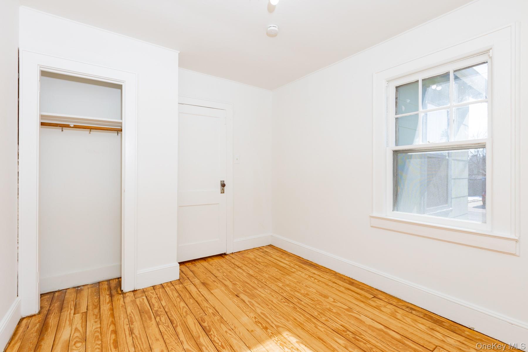 160 Austin Street Lindenhurst, NY 11757 - Photo 7 of 20