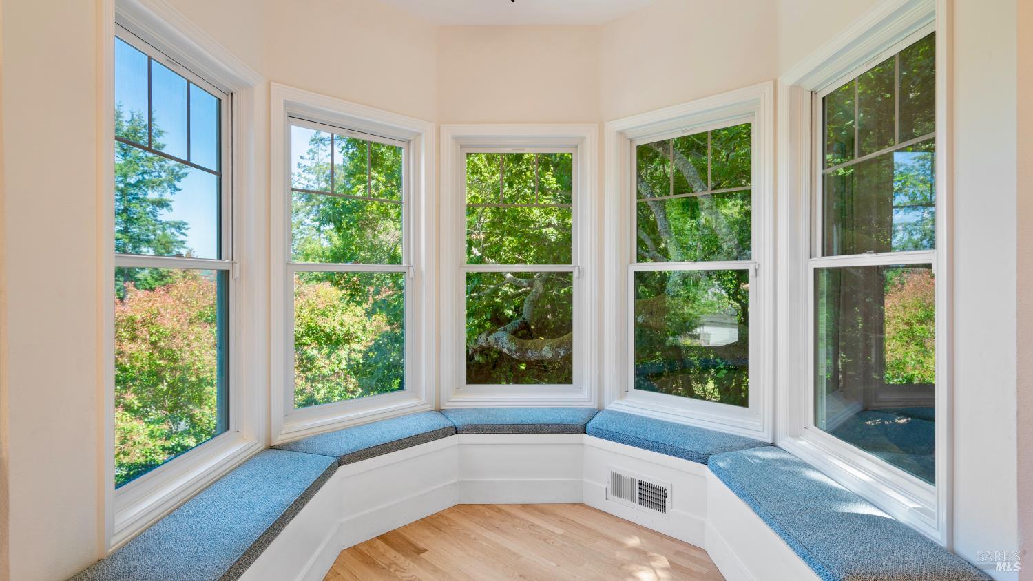 1362 Manzanita Court Santa Rosa, CA 95404 - Photo 6 of 35