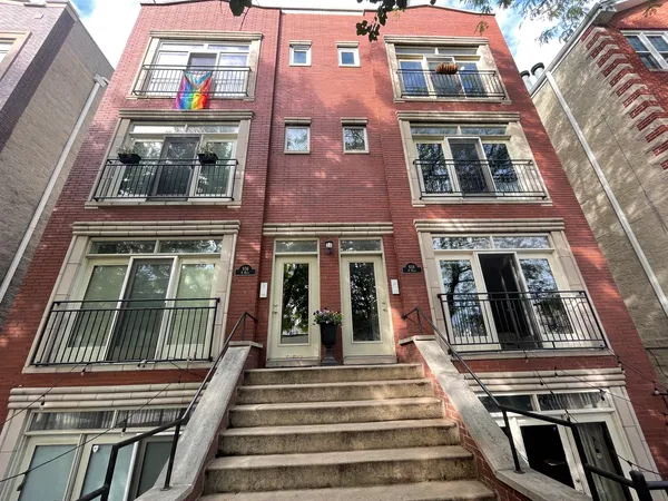 $4,000 | 938 North Wood Street, Unit 2, Chicago, IL 60622